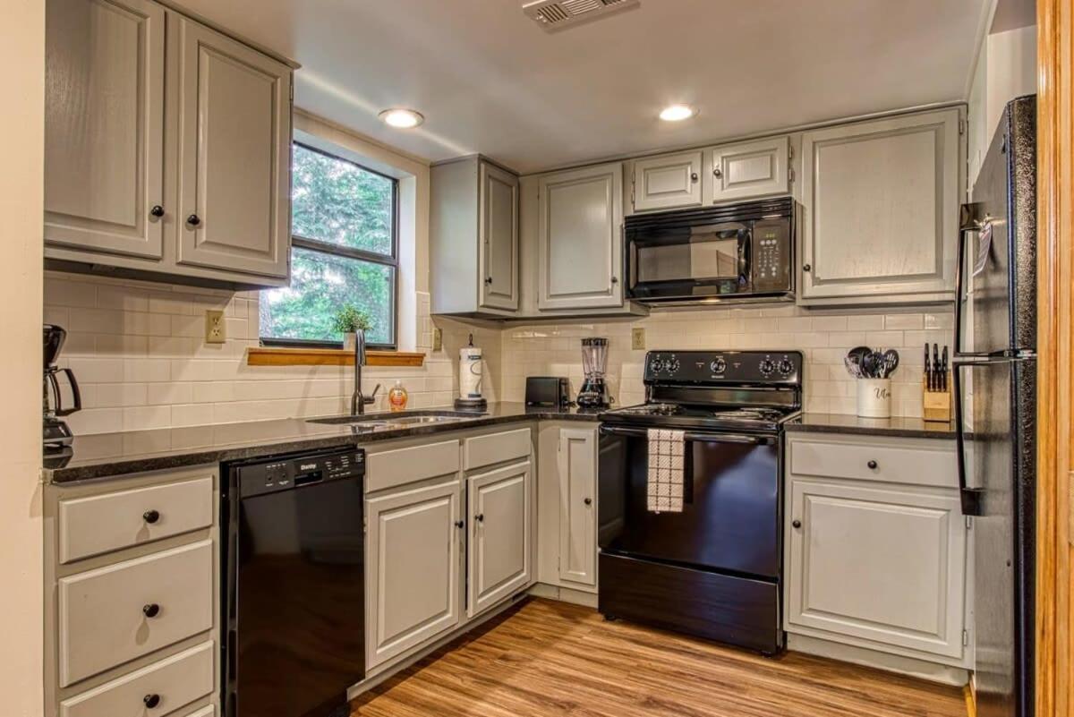 Pinecrest Townhomes-1King-2Queen Unit-Renovated Pigeon Forge Bagian luar foto
