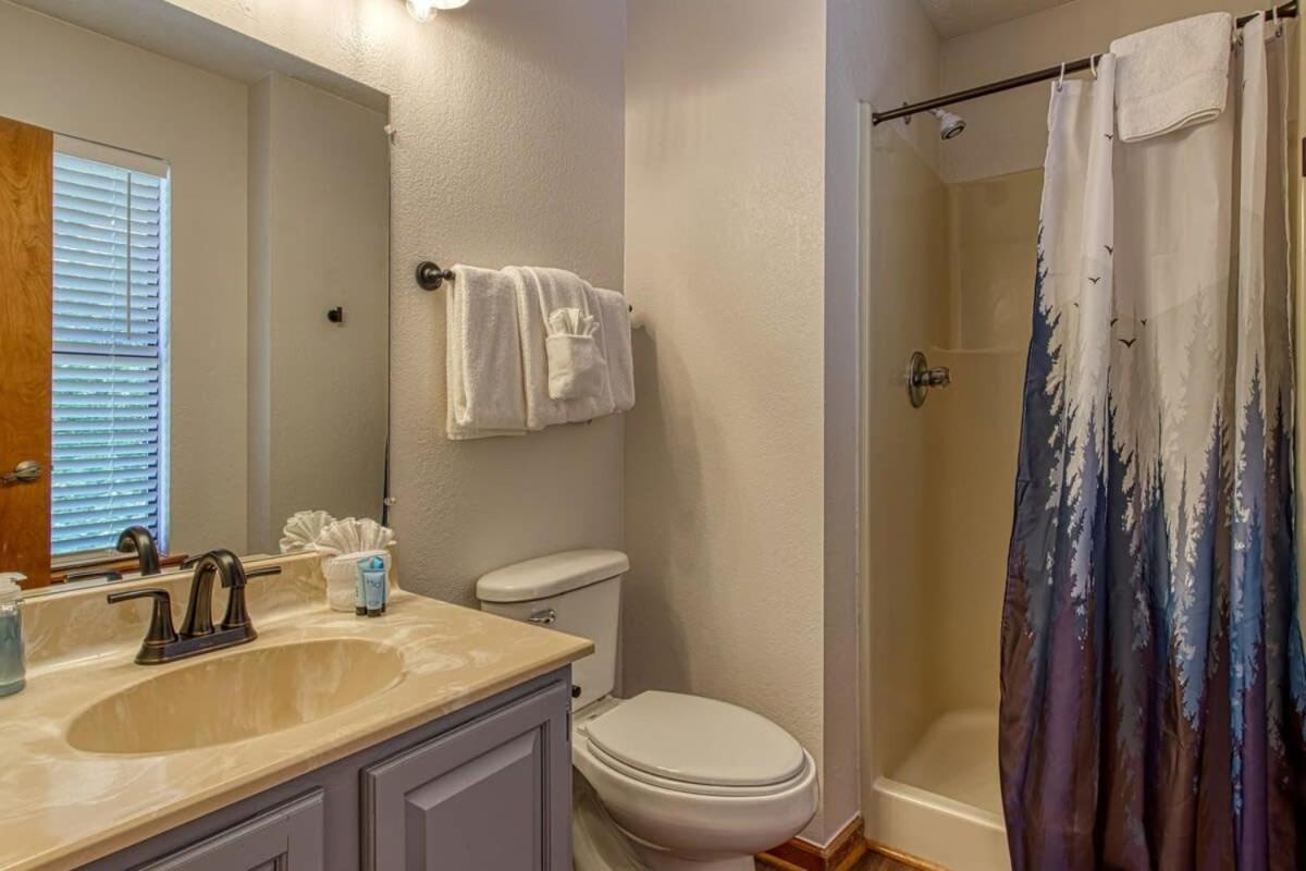 Pinecrest Townhomes-1King-2Queen Unit-Renovated Pigeon Forge Bagian luar foto
